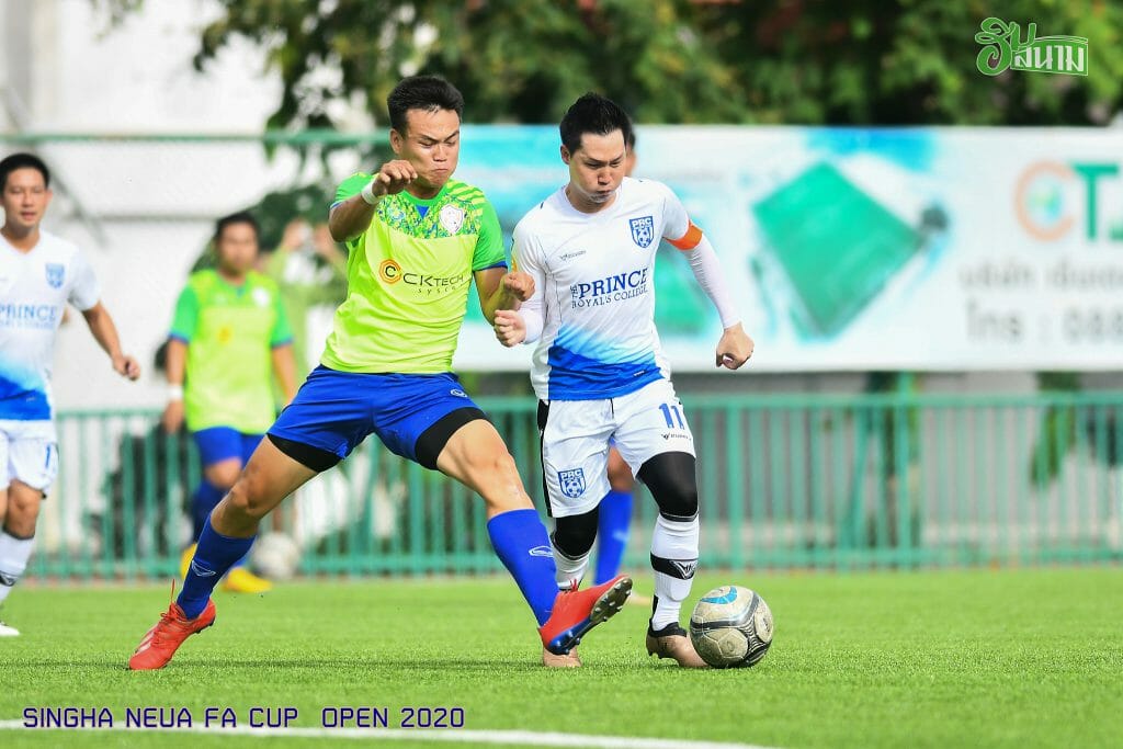 มนุษย์ไฟฟ้า ช็อต สุภาพบุรุษน้ำเงิน-ขาว ที่เหลือ 10 คน ร่วง
