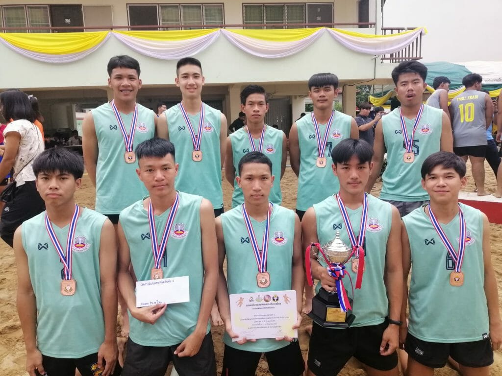 ทีมแฮนด์บอลชายหาดเยาวชนชายเชียงใหม่ เจ๋ง คว้าอันดับสามชิงแชมป์ประเทศ