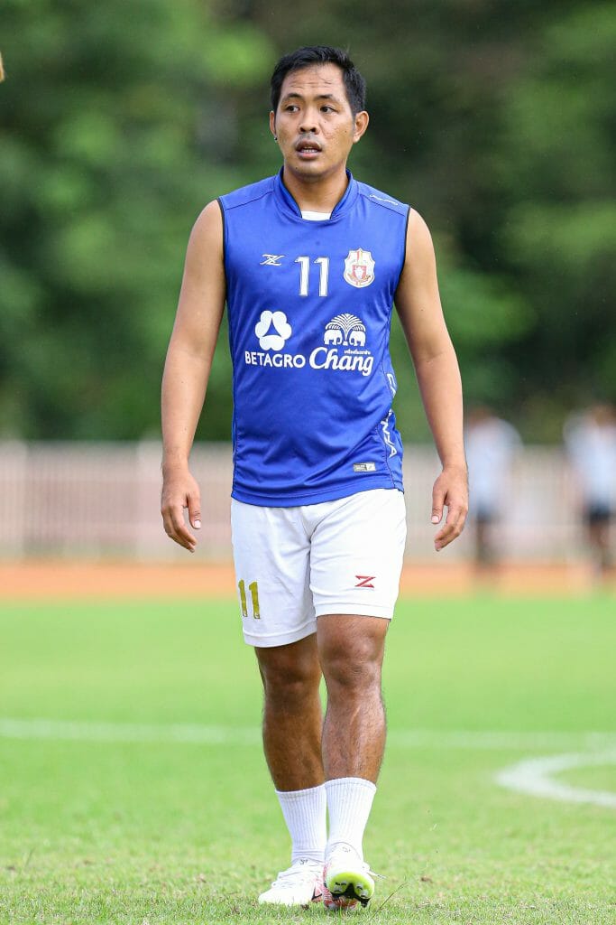 “ตุ้ย” ศิริศักดิ์ มัสบูงอ นักเตะมากประสบการณ์ เปิดรับทุกข้อเสนอ ทุกทีม หลังแยกทางกับ “ราชันโคขาว”