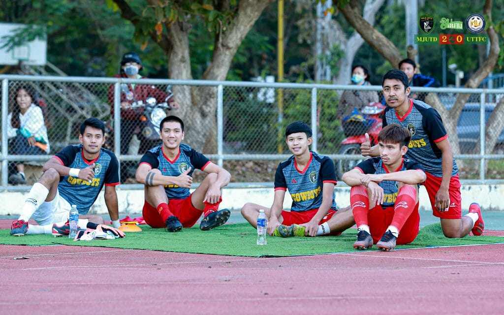 นัดนี้เราแข่งด้วย สปิริตและเพื่อสถาบัน ....